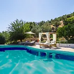 Country Aparthotel Skiathos Town