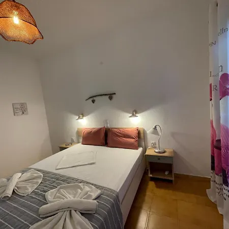 Aparthotel Country *