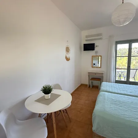 Aparthotel Country Skiathos-stad
